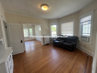 West Roxbury Apartment for rent 3 Bedrooms 1 Bath Boston - $2,600