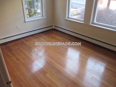 Brookline 2 Beds 1 Bath  Beaconsfield - $3,395 No Fee