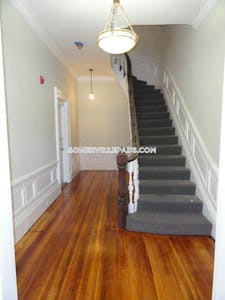 Somerville 3 Beds 1 Bath  Winter Hill - $3,950