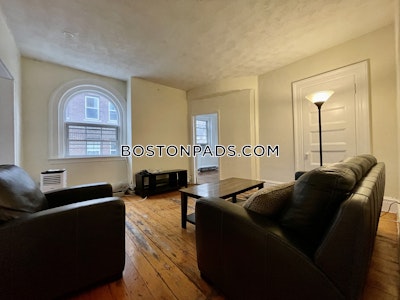 Brookline Spacious & Distinctive 4BD 2BA  Boston University Unit  Boston University - $6,400