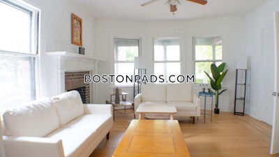 Brookline 7 Bed 3 Bath BROOKLINE- BOSTON UNIVERSITY  Boston University - $9,900