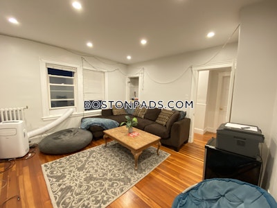 Medford 5 Beds 1 Bath  Tufts - $6,280 No Fee