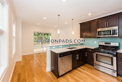 Medford 4 Beds 3.5 Baths  Tufts - $4,995