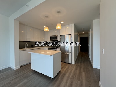 West End 1 Bed 1 Bath + Den Boston - $7,764