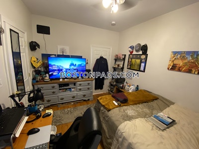 Somerville 4 Bed 2 Bath SOMERVILLE- WEST SOMERVILLE/ TEELE SQUARE $4,400  West Somerville/ Teele Square - $4,400