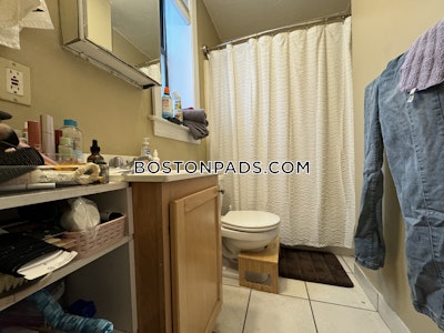 Allston Great 1 bed, 1 bath available now on Highgate St in Allston Boston - $2,420