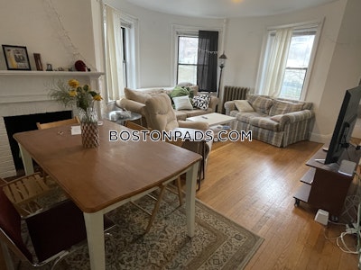Allston/brighton Border Spacious 3 Bed 1 bath available 9/1 on Commonwealth Ave in Brighton! Boston - $3,600