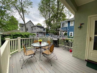 Somerville 6 Bed 2.5 Bath on Chetwynd Ave in SOMERVILLE  Tufts - $7,200