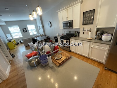 East Boston 3 Beds 2 Baths Boston - $4,400 No Fee