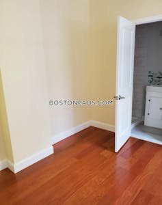 Cambridge Nice 2 Bed 2 Bath available 9/1 on Hancock St. in Cambridge   Central Square/cambridgeport - $3,250