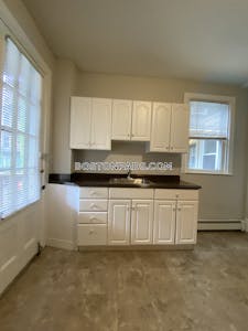 Cambridge 1 Bed 1 Bath  Harvard Square - $3,000 No Fee