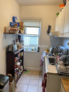 Somerville 2 Bed, 1 Bath Unit  Tufts - $2,700 No Fee
