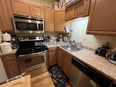 Somerville 2 Bed 1 Bath SOMERVILLE- WEST SOMERVILLE/ TEELE SQUARE $3,400  West Somerville/ Teele Square - $2,975