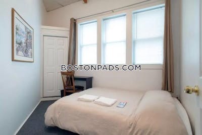 East Boston Great 2 bed 1 bath available 9/1 on Orleans St in East Boston! Boston - $2,400 No Fee