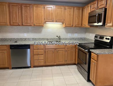 Brookline 2 Bed 1 Bath BROOKLINE- BOSTON UNIVERSITY $3,500  Boston University - $3,600 No Fee