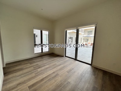 Newton Newly renovated Studio 1 bath available NOW on Los Angeles St in Newton!   Newtonville - $2,622