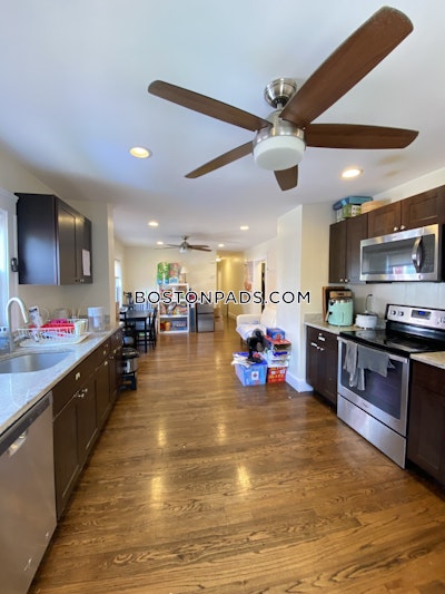 Medford 3 Beds 1 Bath  Tufts - $4,200