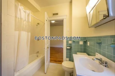 Brookline 4 Bed 2 Bath BROOKLINE- BOSTON UNIVERSITY $5,200  Boston University - $4,800 No Fee