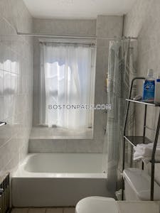 Somerville 3 Beds 1 Bath  Tufts - $3,700 No Fee
