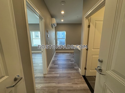 Revere Modern Studio 1 bath available NOW on North Shore Rd in Revere! - $2,300