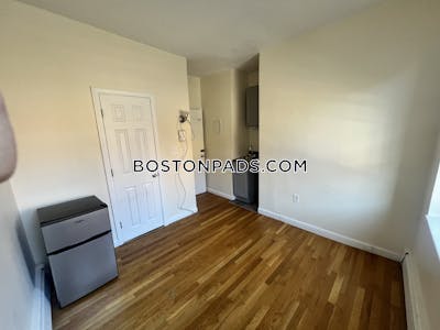Jamaica Plain Studio No Bath Boston - $1,750 No Fee