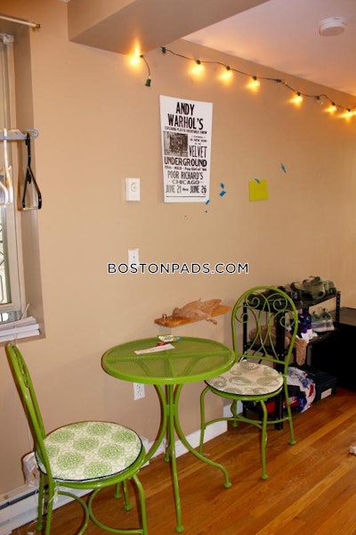 Fenway/kenmore Great Studio, 1 bath available now on Beacon St in Boston Boston - $2,100 50% Fee