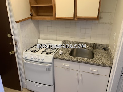 Northeastern/symphony Studio 1 Bath Boston - $2,300