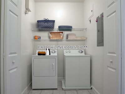Newton 2 Bed 2 Bath NEWTON  Chestnut Hill - $4,930