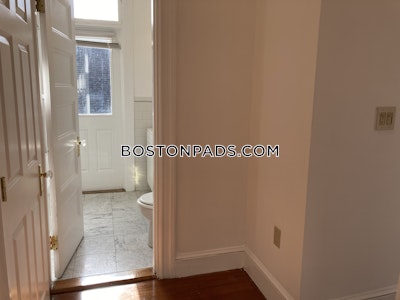 Newton Cozy Studio In Newton  Newton Corner - $2,300