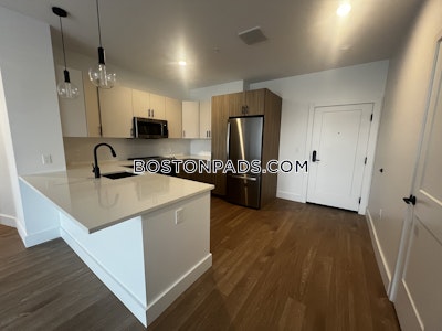 Saugus Apartment for rent 3 Bedrooms 2 Baths - $4,575