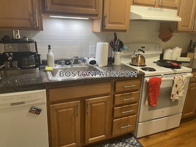West Roxbury Apartment for rent 1 Bedroom 1 Bath Boston - $2,400