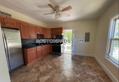Weymouth 3 bedroom 1 baths in WEYMOUTH - $2,700