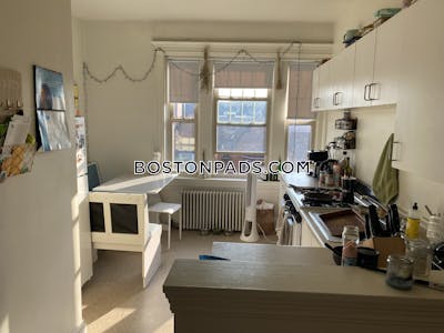 Brookline 2 Beds 1 Bath  Beaconsfield - $3,495 No Fee