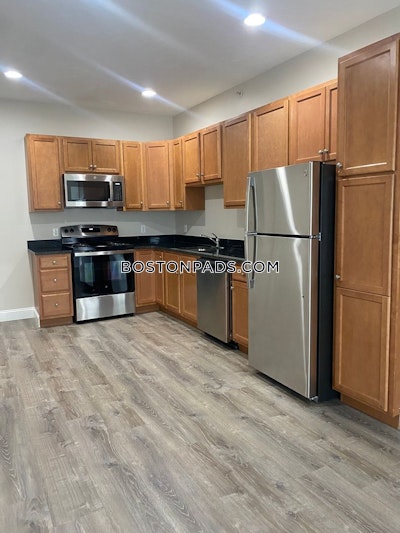 Fall River 2 bedroom 2 baths in FALL RIVER - $1,975 No Fee