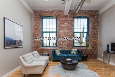 Fall River 3 bedroom 1 baths Luxury in FALL RIVER - $3,200 No Fee