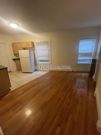 Cambridge 3 Beds 1 Bath  Porter Square - $3,000 No Fee