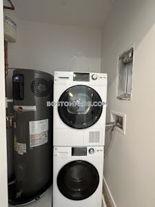 West Roxbury Apartment for rent 1 Bedroom 1 Bath Boston - $3,100 No Fee